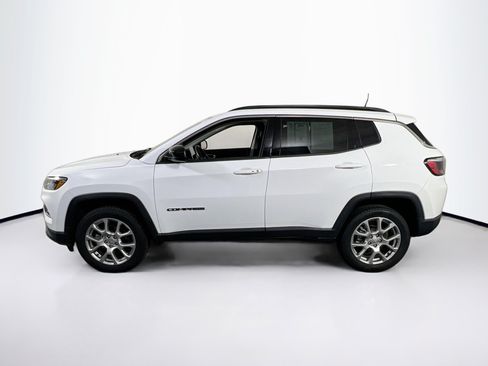 Used 2022 Jeep Compass Latitude AWD/4WD image 8