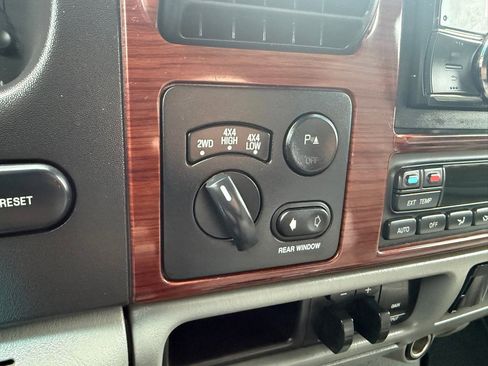Used 2006 Ford F250 4x4 Crew Cab Super Duty image 23