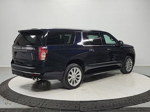 Used 2021 Chevrolet Suburban Premier w/ Premium Package AWD/4WD image 7
