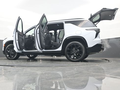 New 2026 Chevrolet Traverse RS w/ LPO, Floor Liner Package FWD image 43