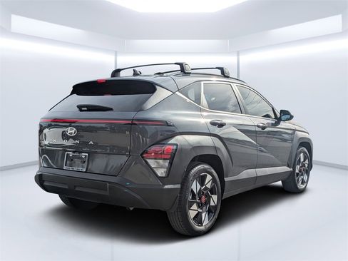 Used 2025 Hyundai Kona SEL image 3