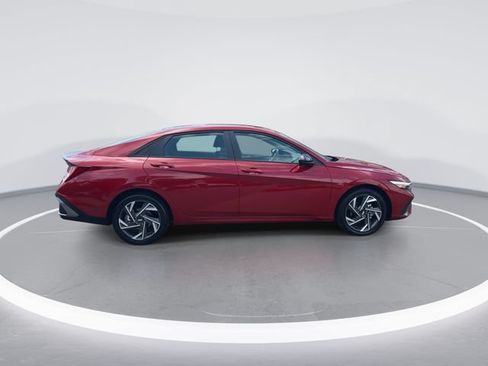 Certified 2025 Hyundai Elantra SEL FWD image 9