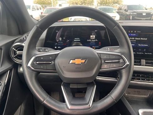 Used 2025 Chevrolet Equinox LT image 10