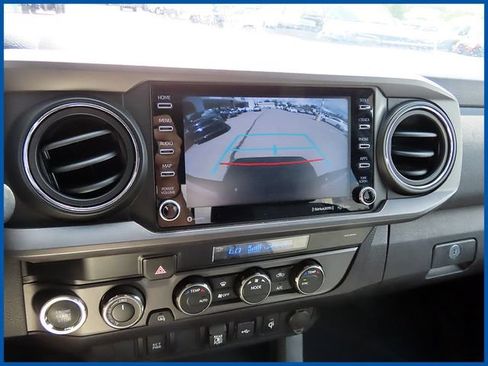 Used 2021 Toyota Tacoma TRD Sport AWD/4WD image 22