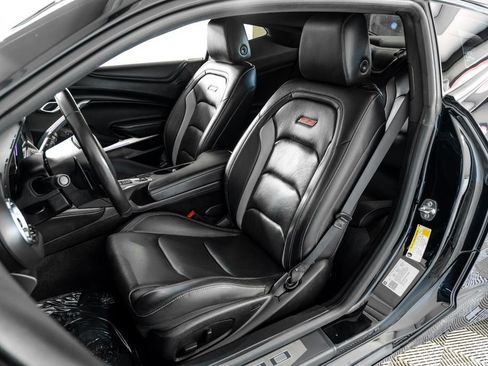 Used 2019 Chevrolet Camaro SS RWD image 33