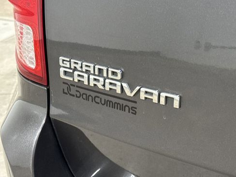 Used 2017 Dodge Grand Caravan SXT FWD image 26