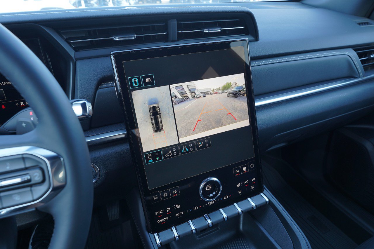 New 2027 GMC Terrain Elevation w/ Elevation Premium Package FWD image 13