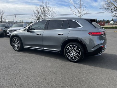 Used 2023 Mercedes-Benz EQS 580 4MATIC SUV image 3