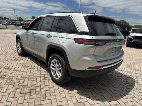 New 2026 Jeep Grand Cherokee Laredo X AWD/4WD image 9