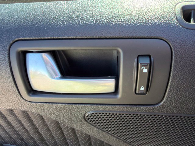 Used 2010 Ford Mustang Shelby GT500 RWD image 15