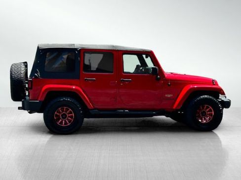 Used 2015 Jeep Wrangler Unlimited Sahara w/ Connectivity Group AWD/4WD image 3