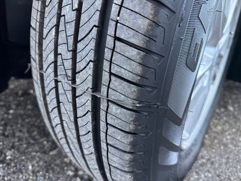 Used 2021 Chevrolet Trax LT image 28