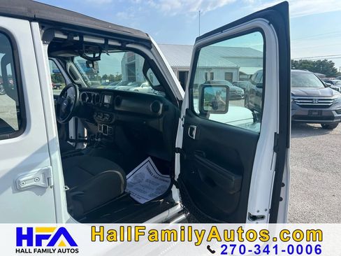 Used 2018 Jeep Wrangler Unlimited Sport AWD/4WD image 18