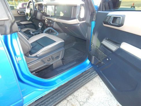 Used 2023 Ford Bronco Wildtrak image 21
