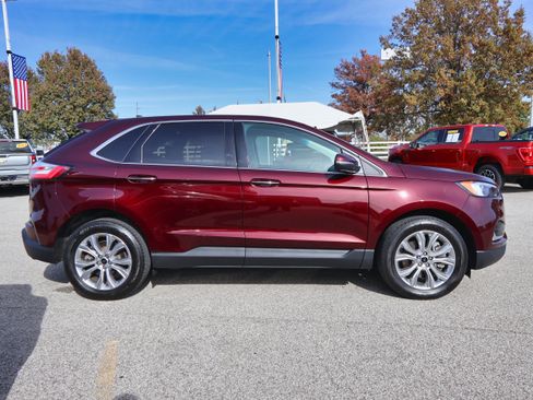 Used 2024 Ford Edge Titanium image 6