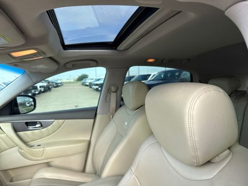 Used 2013 INFINITI FX37 AWD w/ Premium Pkg image 17