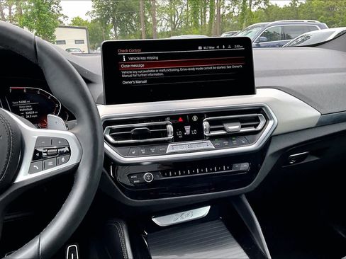 Certified 2025 BMW X4 xDrive30i AWD/4WD image 7