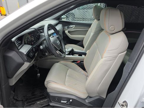 Used 2024 Audi Q8 e-tron Prestige w/ Prestige Package AWD/4WD image 7