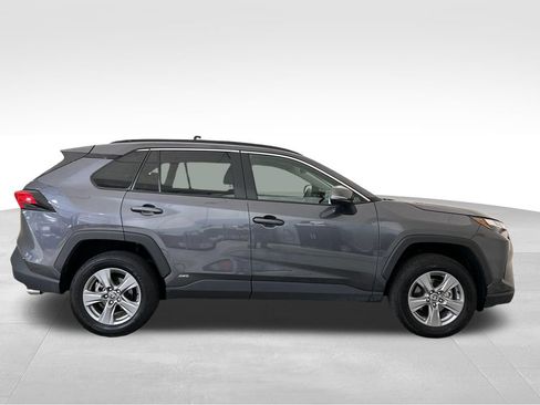 Used 2025 Toyota RAV4 XLE AWD/4WD image 7