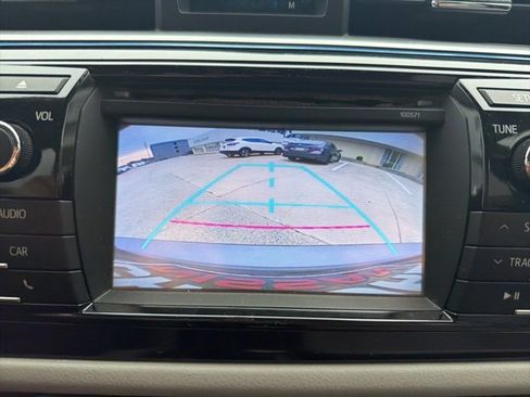 Used 2016 Toyota Corolla LE image 25