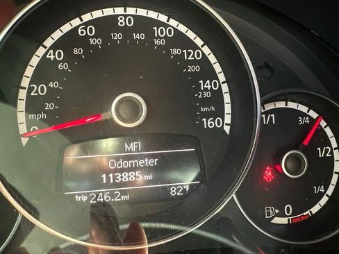 Used 2013 Volkswagen Beetle 2.5 FWD image 6