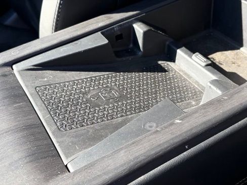 Used 2024 Nissan Ariya FWD image 25