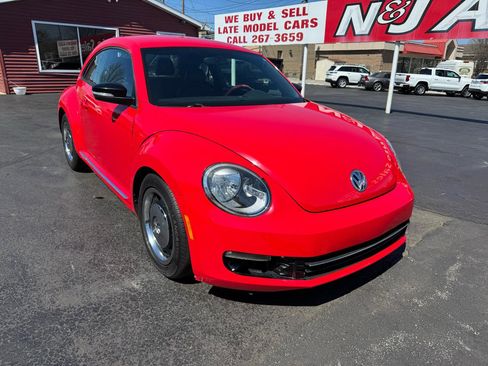 Used 2012 Volkswagen Beetle 2.5 image 3