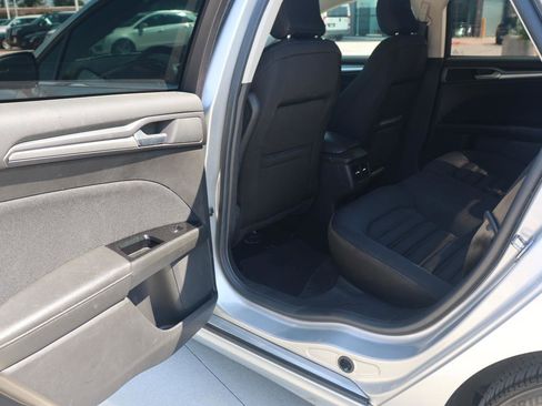 Used 2016 Ford Fusion SE image 21