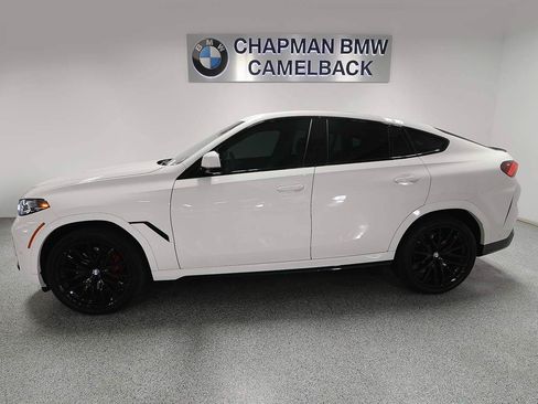 Used 2026 BMW X6 xDrive40i w/ Premium Package AWD/4WD image 3