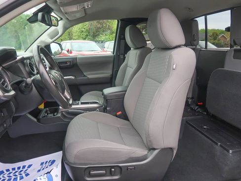 Used 2022 Toyota Tacoma SR5 AWD/4WD image 21