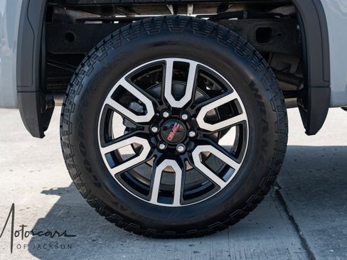 Used 2025 GMC Sierra 1500 AT4 w/ AT4 Premium Package image 40