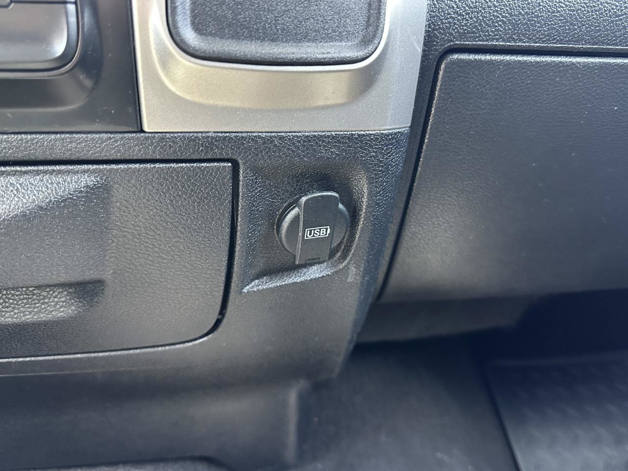 Used 2018 RAM 1500 SLT AWD/4WD image 56