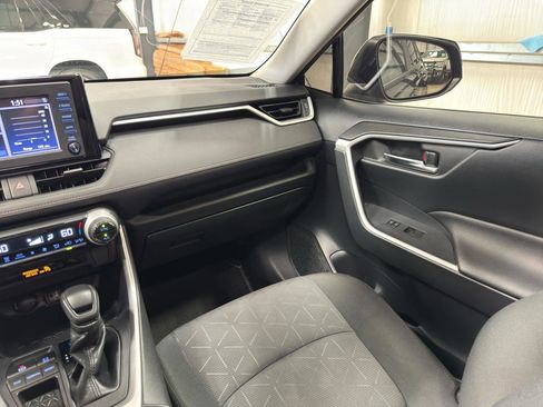 Used 2019 Toyota RAV4 XLE image 22