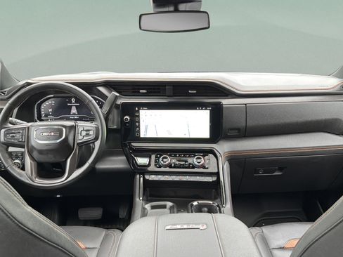 Used 2025 GMC Sierra 2500 AT4 image 31