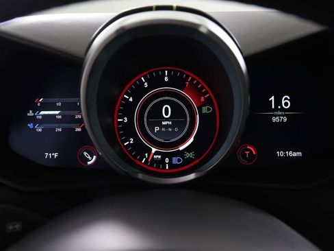 Used 2019 Aston Martin V8 Vantage Coupe RWD image 23