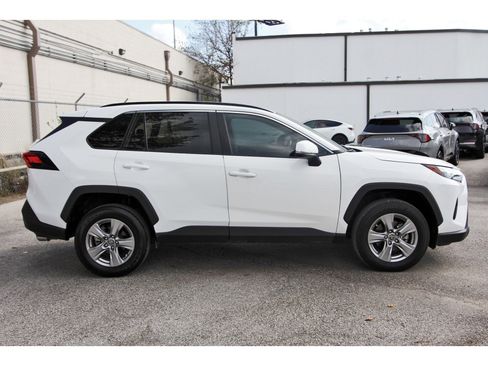 Used 2023 Toyota RAV4 XLE image 8