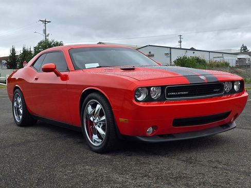 Used 2009 Dodge Challenger SRT8 RWD image 7