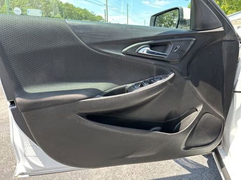 Used 2020 Chevrolet Malibu LT FWD image 10