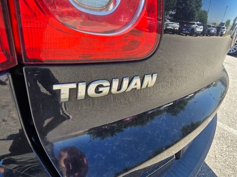 Used 2011 Volkswagen Tiguan SE AWD/4WD image 11
