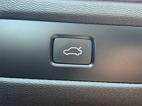 Used 2024 Volvo XC60 B5 Plus image 29