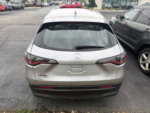 Used 2023 Honda HR-V LX image 6