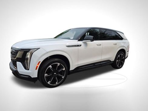 Used 2025 Cadillac Escalade IQ Sport 1 w/ Smart Trailering package image 3