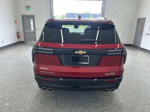 Used 2026 Chevrolet Traverse High Country w/ LPO, Floor Liner Package FWD image 7