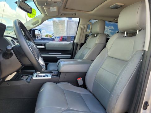 Used 2016 Toyota Tundra Limited w/ Limited Premium Package image 10
