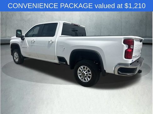 Used 2024 Chevrolet Silverado 2500 LT w/ Convenience Package AWD/4WD image 4