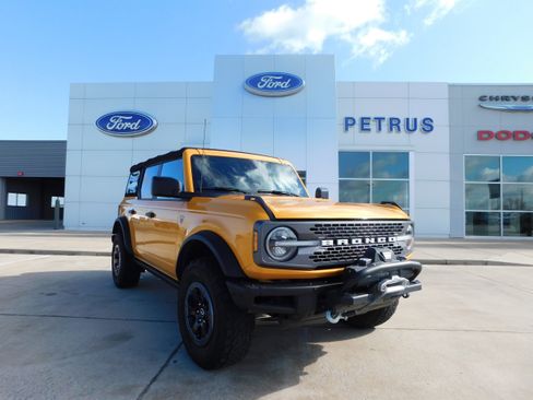 Used 2021 Ford Bronco Badlands image 2