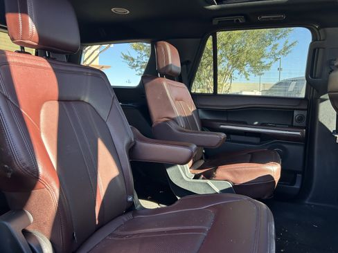 Used 2023 Ford Expedition Limited image 17