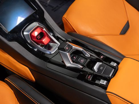 Used 2021 Lamborghini Huracan EVO RWD image 65