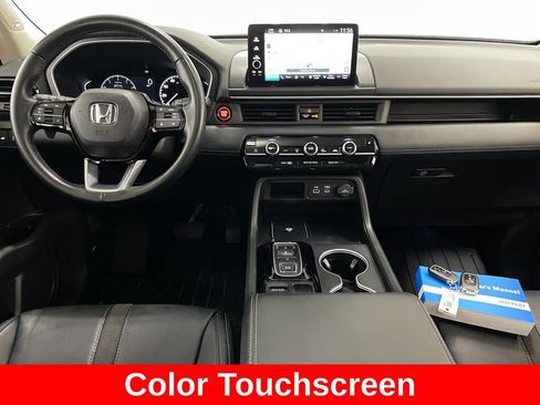 Used 2024 Honda Pilot Touring image 2