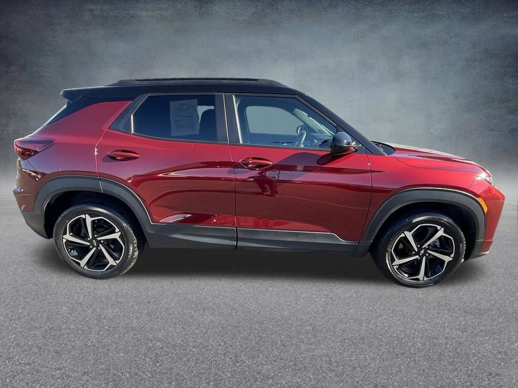 Certified 2023 Chevrolet TrailBlazer RS w/ Sun and Liftgate Package AWD/4WD image 8